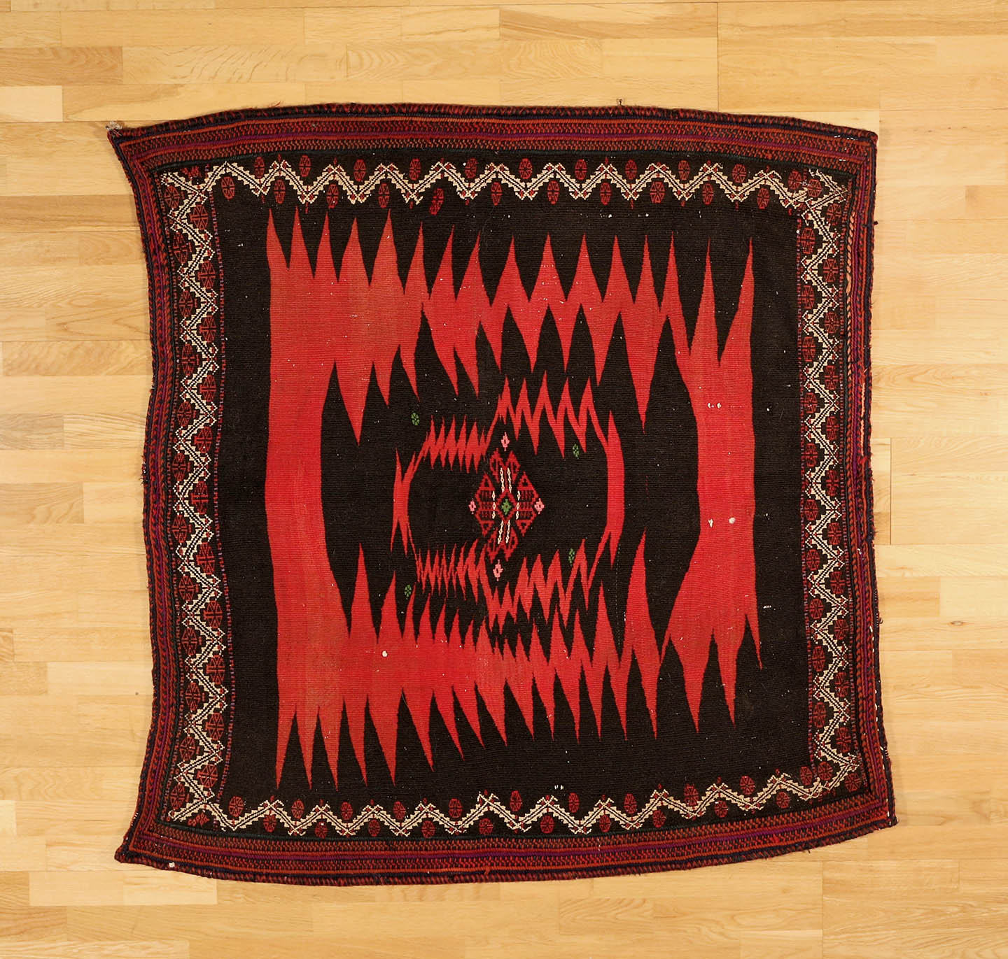 Antique Belouch Sofra