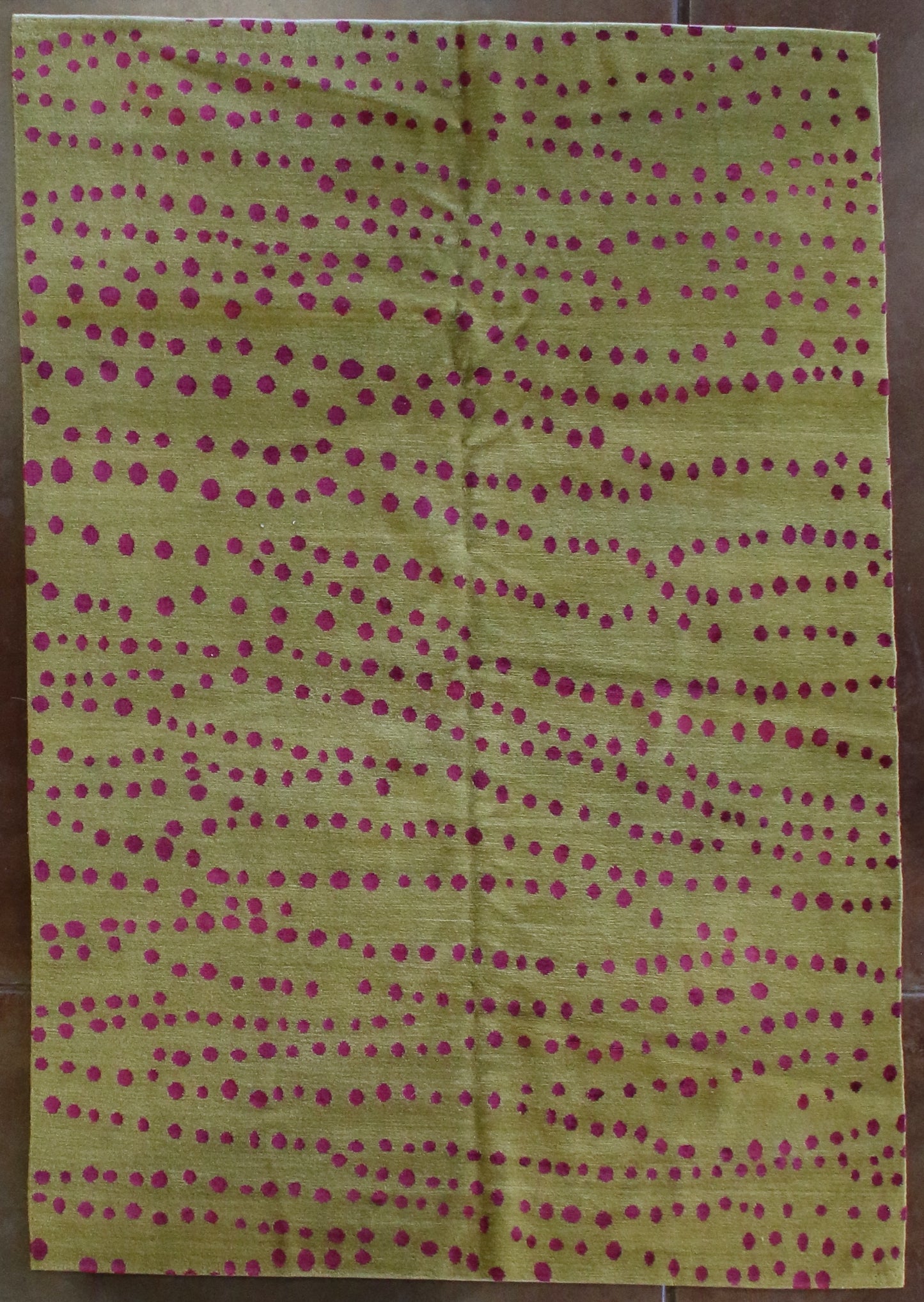 Modern Lapchi Stray Dots Design